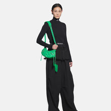 画像をギャラリービューアに読み込む, 【超・ご優待セールを開催致します!】BALENCIAGA (バレンシアガ )LE CAGOLE XSショルダーバッグクロコダイル型押しラインストーン付き のために ウィメンズ で